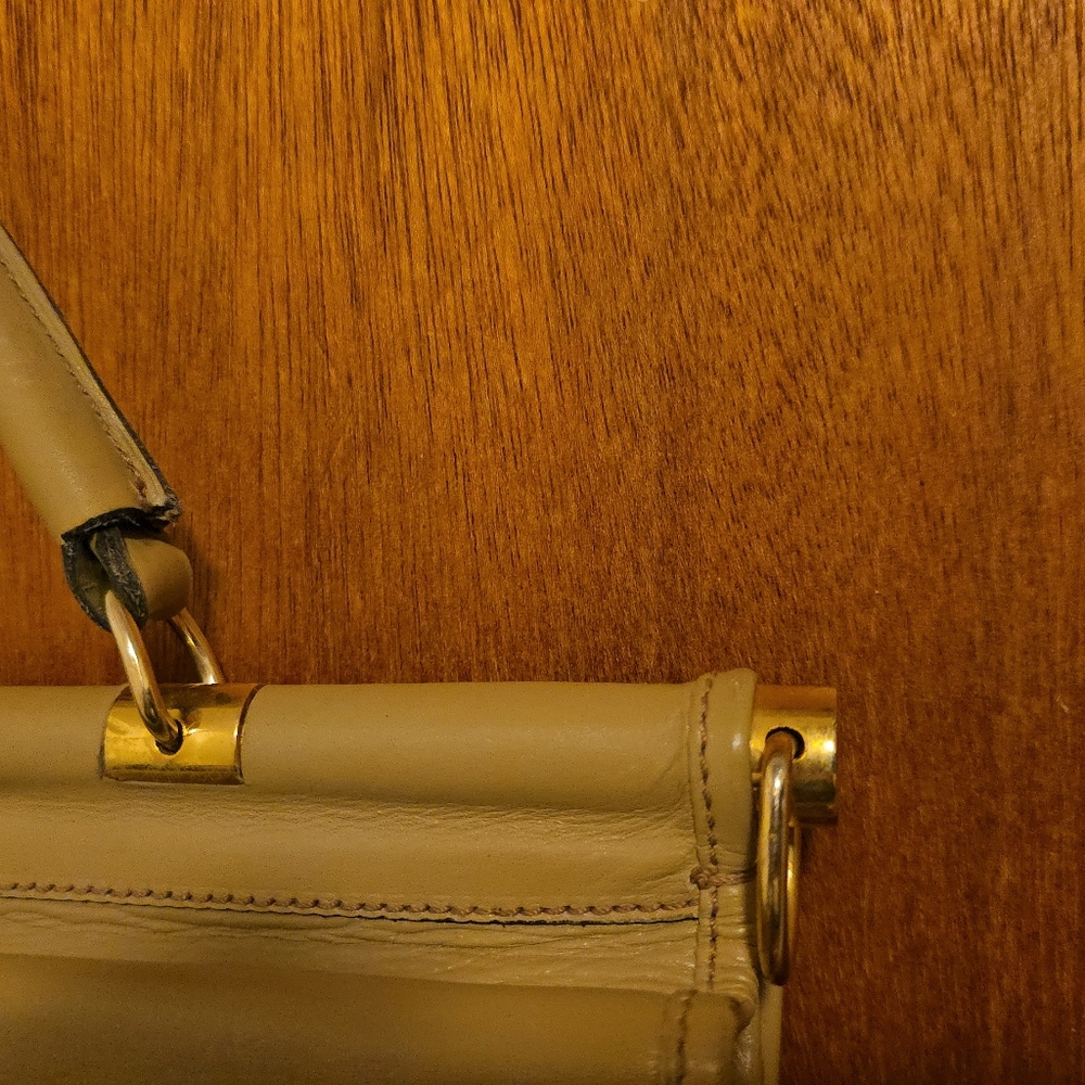 Vintage Gucci Tan Beige Leather Handbag - Picture 9 of 14